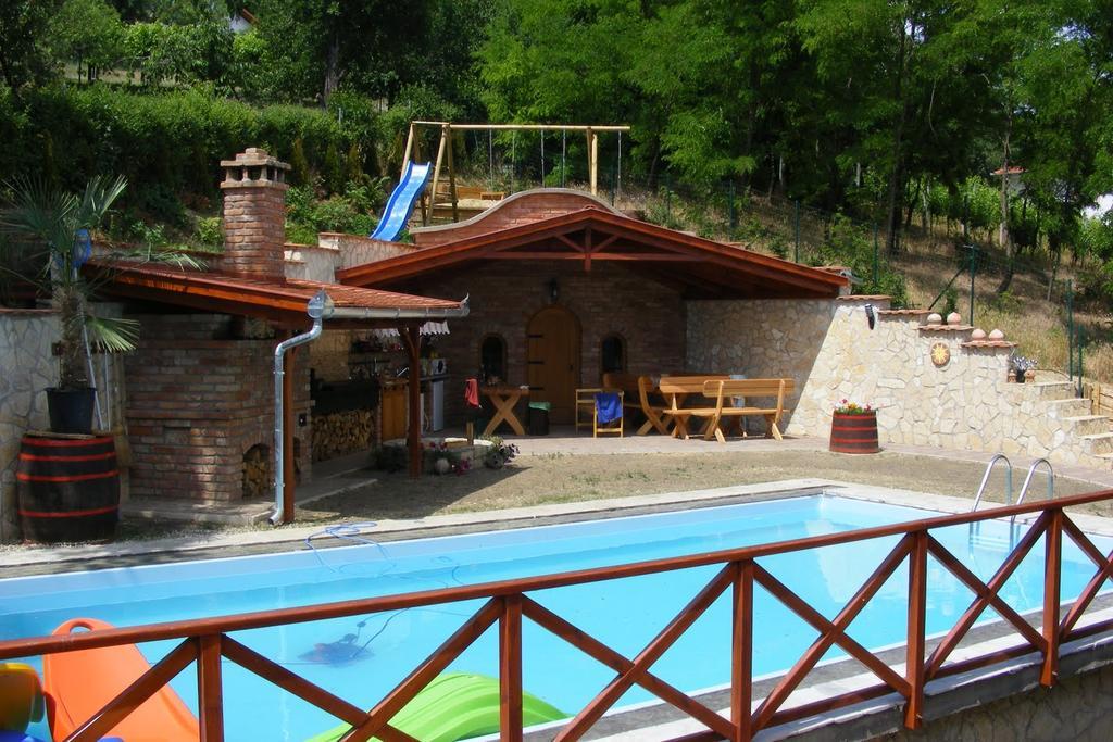 豪斯运动度假酒店 Balatongyörök 外观 照片