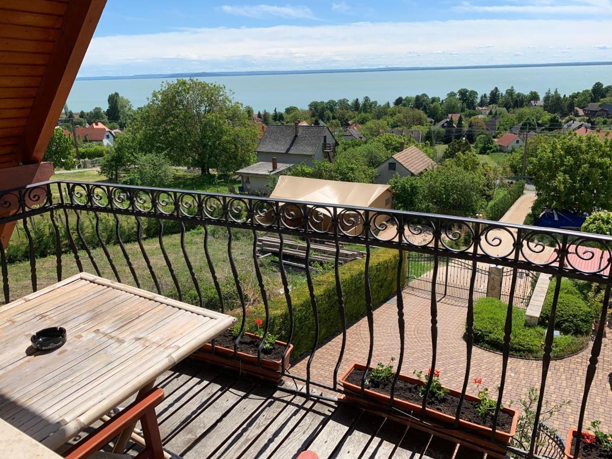 豪斯运动度假酒店 Balatongyörök 外观 照片