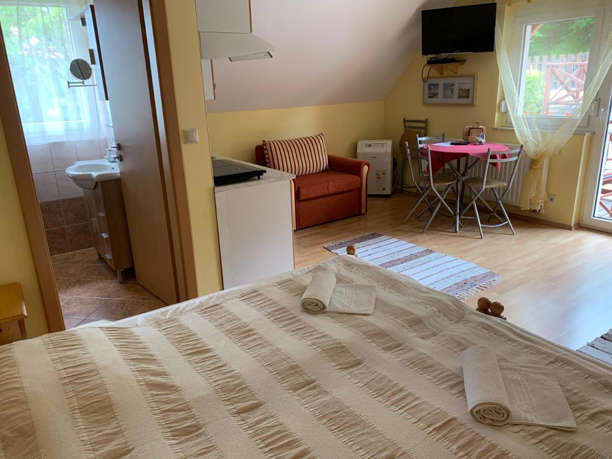 豪斯运动度假酒店 Balatongyörök 外观 照片