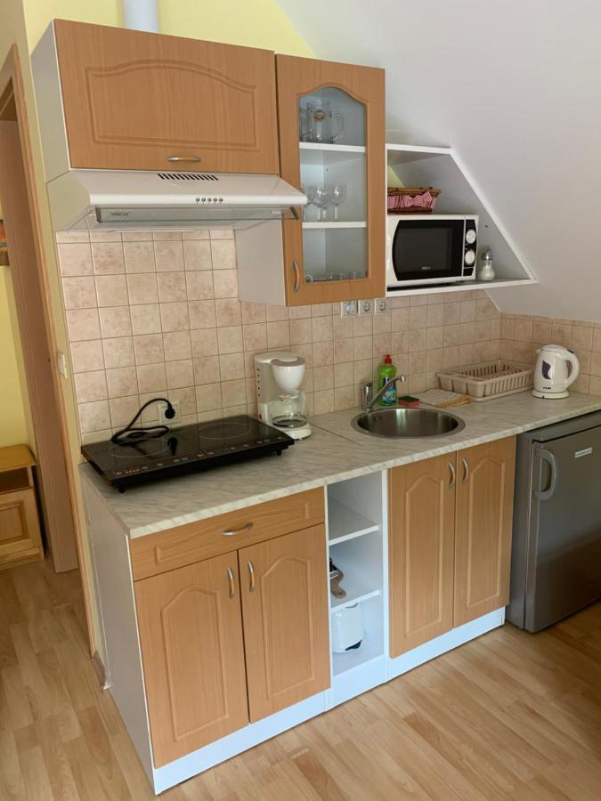 豪斯运动度假酒店 Balatongyörök 外观 照片